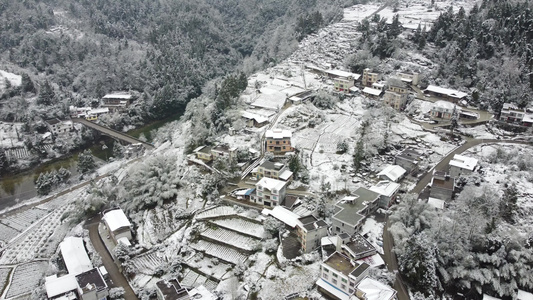 雪景 雪中小山村美景航拍视频