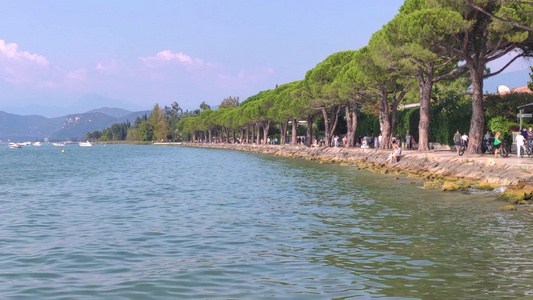 Lazise2中迦拿湖的全景视频