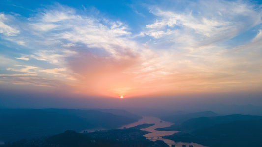 4K延时航拍大气日落夕阳黄昏天空云层[慢动作]视频