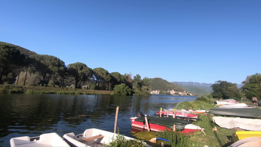 Pidiluco湖及其在Marmore的村庄视频