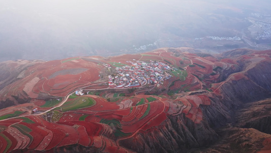 4k航拍云南东川红土地落霞沟风光视频