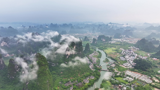 航拍烟雨阳朔遇龙河自然风光视频