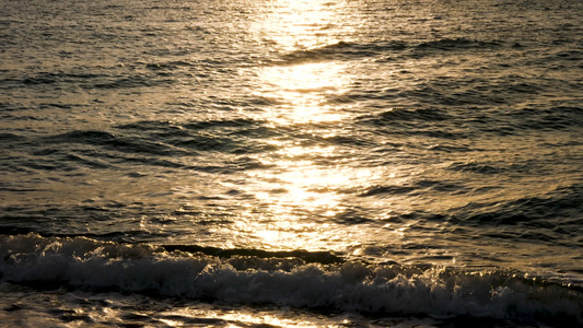 海水中阳光反射的阳光视频