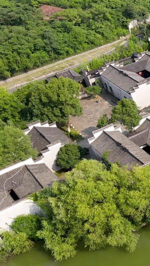 航拍武汉郊外李庄古镇明清古建筑群和园林39秒视频