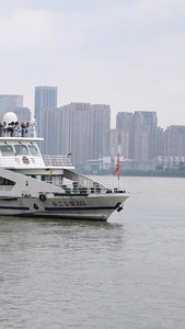 长江中下游防汛期间船上办公的水上公安素材超警戒水位视频
