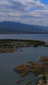 秋季高原地区湿地风光古建筑视频