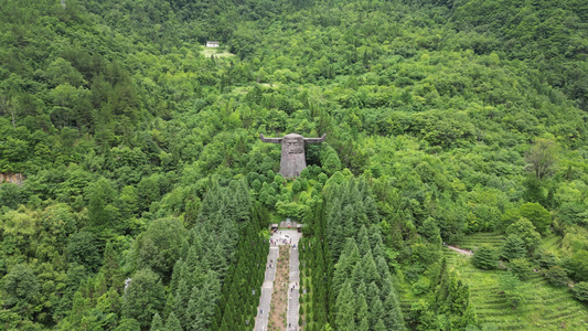 4K航拍湖北神农架神农坛景区视频