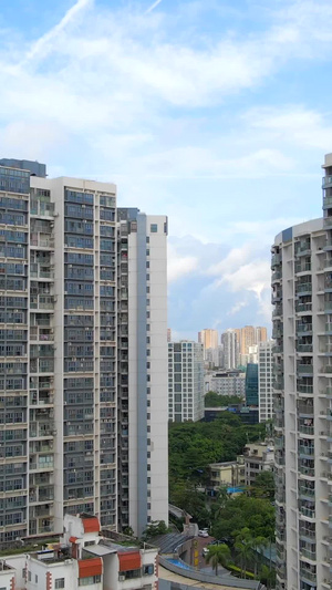 城市雨后多云蓝天自然风光航拍蓝天白云56秒视频