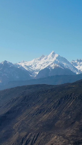 云南著名旅游景点梅里雪山山峰全景航拍视频云南旅游视频