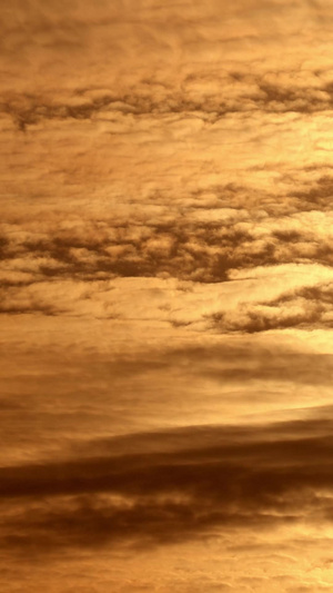 实拍清晨太阳从云层升起艺术渲染12秒视频