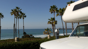 拖车或大篷车用于公路旅行海滨卡利福尼亚usa野营车15秒视频