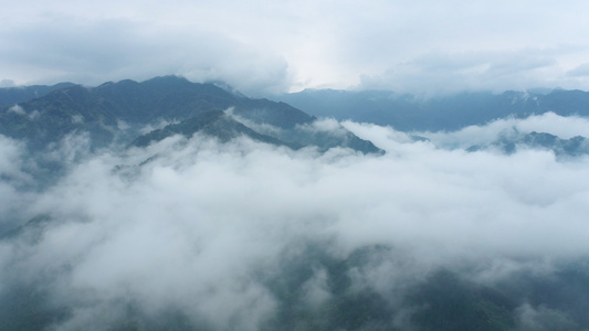 商洛北阳山雨后云海航拍视频