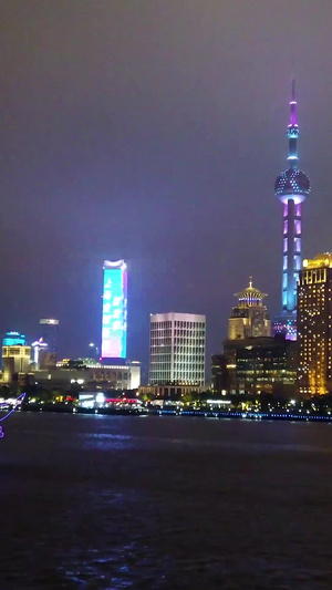 上海外滩黄浦江夜景风光灯光秀72秒视频