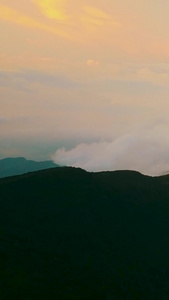 贵州六盘水乌蒙大草原风景名胜区航拍视频山顶草原视频