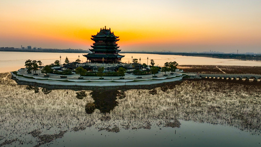 航拍运镜苏州重元寺阳澄湖冬日景观视频