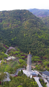 5A风景区雪窦山雪窦寺航拍后退全景弥勒佛视频