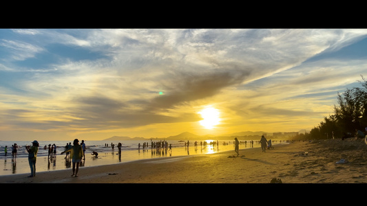 海南海边三亚椰梦长廊沙滩夕阳视频