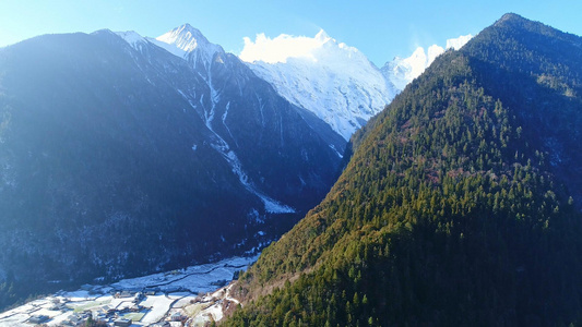 梅里雪山雨崩村视频