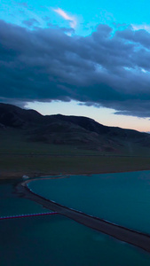 航拍5A景区赛里木湖傍晚日落风光视频新疆旅游视频