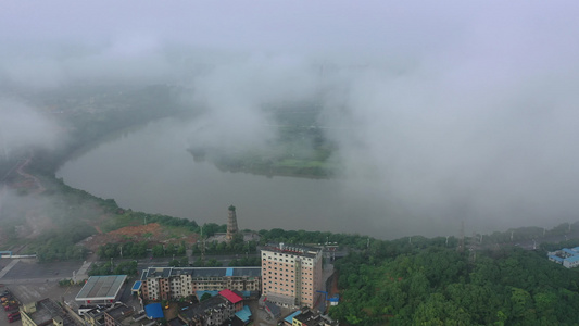 航拍耒阳城区平流雾奇观视频