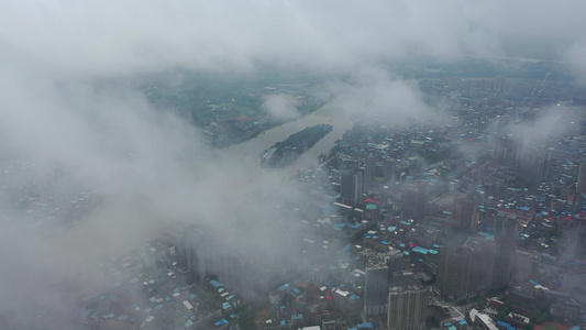 航拍耒阳城区平流雾奇观视频