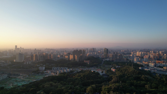 夕阳下的城市视频