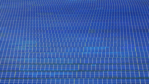 蓝色太阳能电池板行21秒视频
