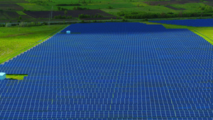 乡村景观中的可再生能源农场17秒视频