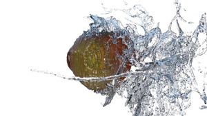 白底超慢动作的苹果被水喷洒11秒视频