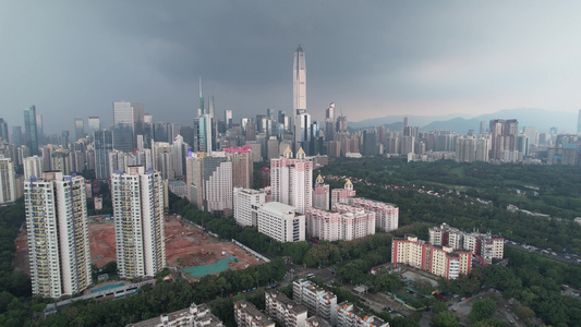 暴雨来临前视频