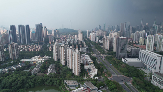 暴雨来临前视频