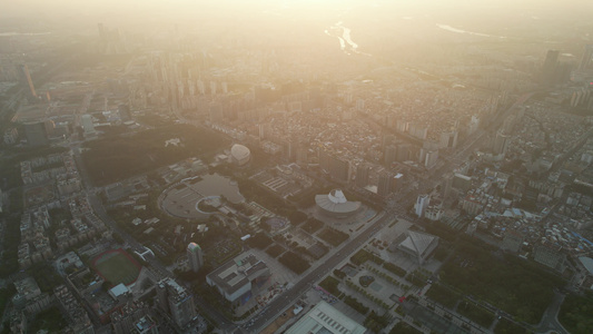 夕阳下的城市视频