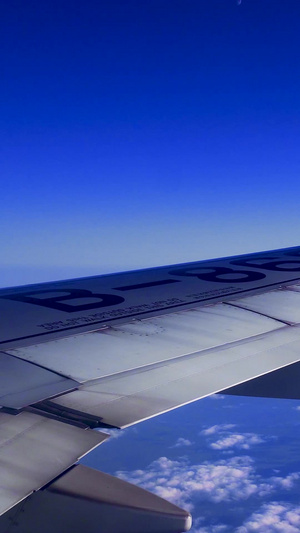 飞机窗外高空风景31秒视频