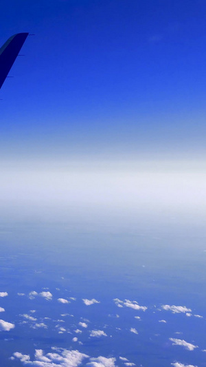 飞机窗外高空风景31秒视频