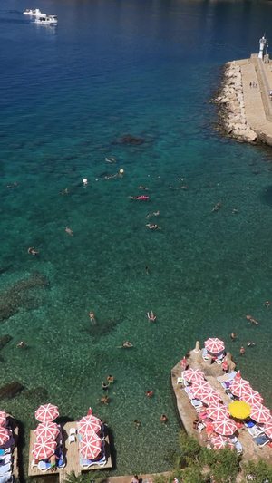 土耳其地中海旅游城市安塔利亚海滨度假游泳实拍视频海滨城市64秒视频