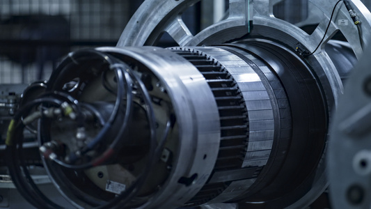 详细的橡胶轮胎生产自动化与线在技术工厂视频