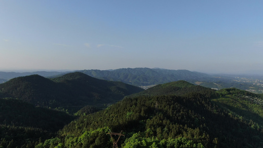 航拍大自然连绵起伏的山峰[层峦叠翠]视频