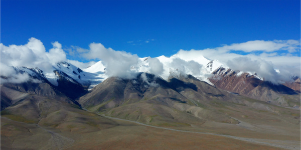 8K西藏雪峰山脉航拍视频