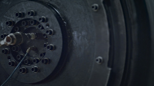 工业机器人制造中详细的轮胎胶带制造过程9秒视频