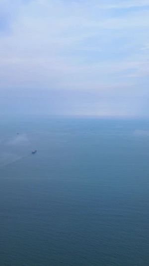 航拍青岛海岸线海天一线70秒视频