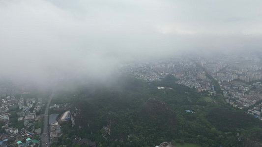 航拍烟雨迷雾桂林风光视频