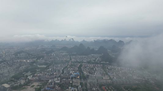 航拍烟雨迷雾桂林风光视频