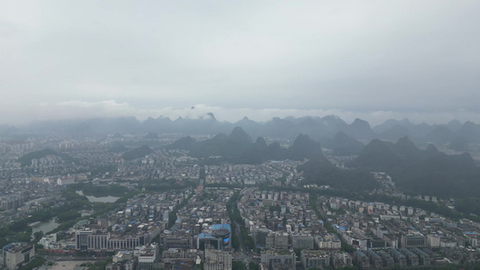 航拍烟雨迷雾桂林风光视频