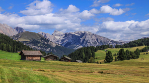 欧洲意大利阿尔卑斯山区苏西高原自然风光延时视频25秒视频