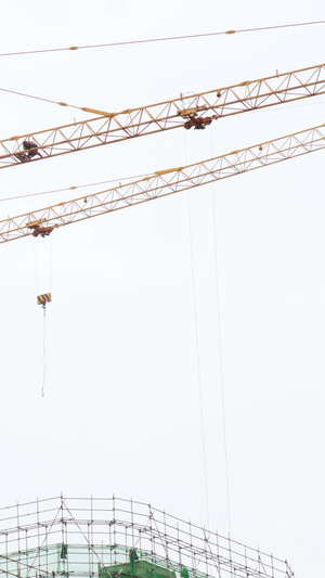 工地吊塔塔吊延时摄影视频素材城市建设21秒视频
