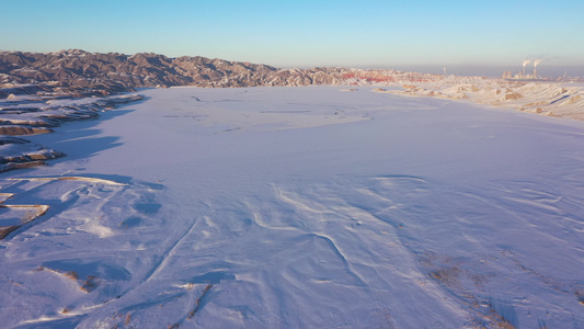 嘉峪关黑山湖雪景视频