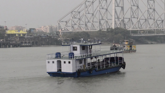 西孟加拉邦航运地面运输公司WBSTC在连接加尔各答视频