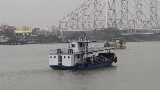 西孟加拉邦航运地面运输公司WBSTC在连接加尔各答视频