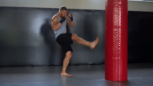 体操训练拳击男拳击手比赛室内锻炼36秒视频