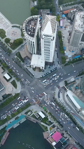 航拍武汉建设大道十字路口交通高楼大厦视频